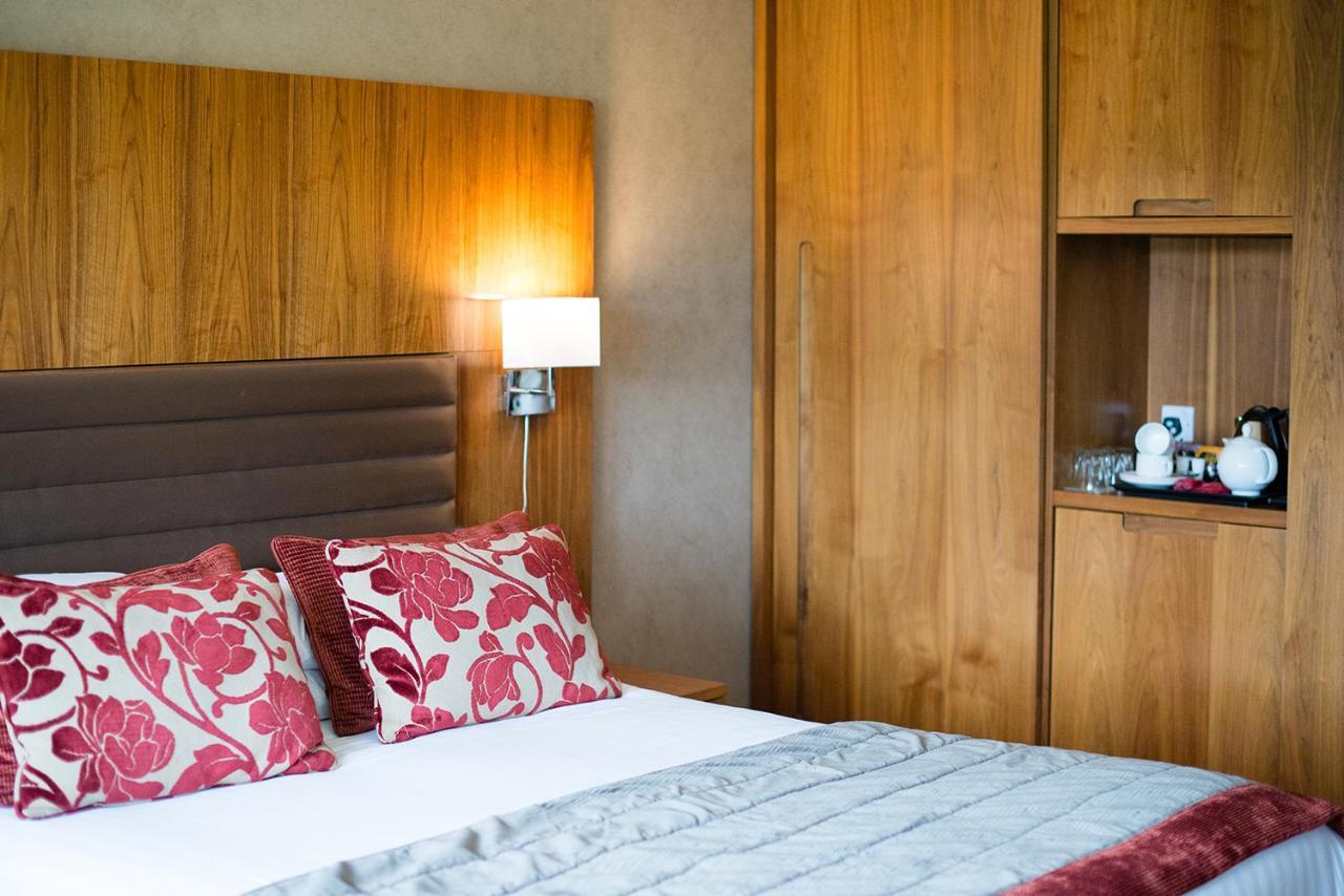 Lakeside Park Hotel & Spa Fishbourne  Zewnętrze zdjęcie