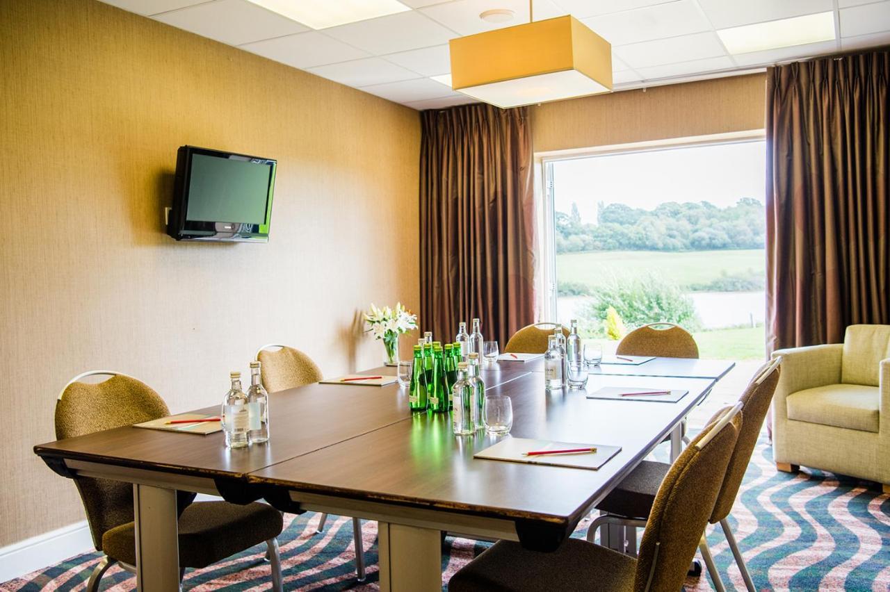 Lakeside Park Hotel & Spa Fishbourne  Zewnętrze zdjęcie