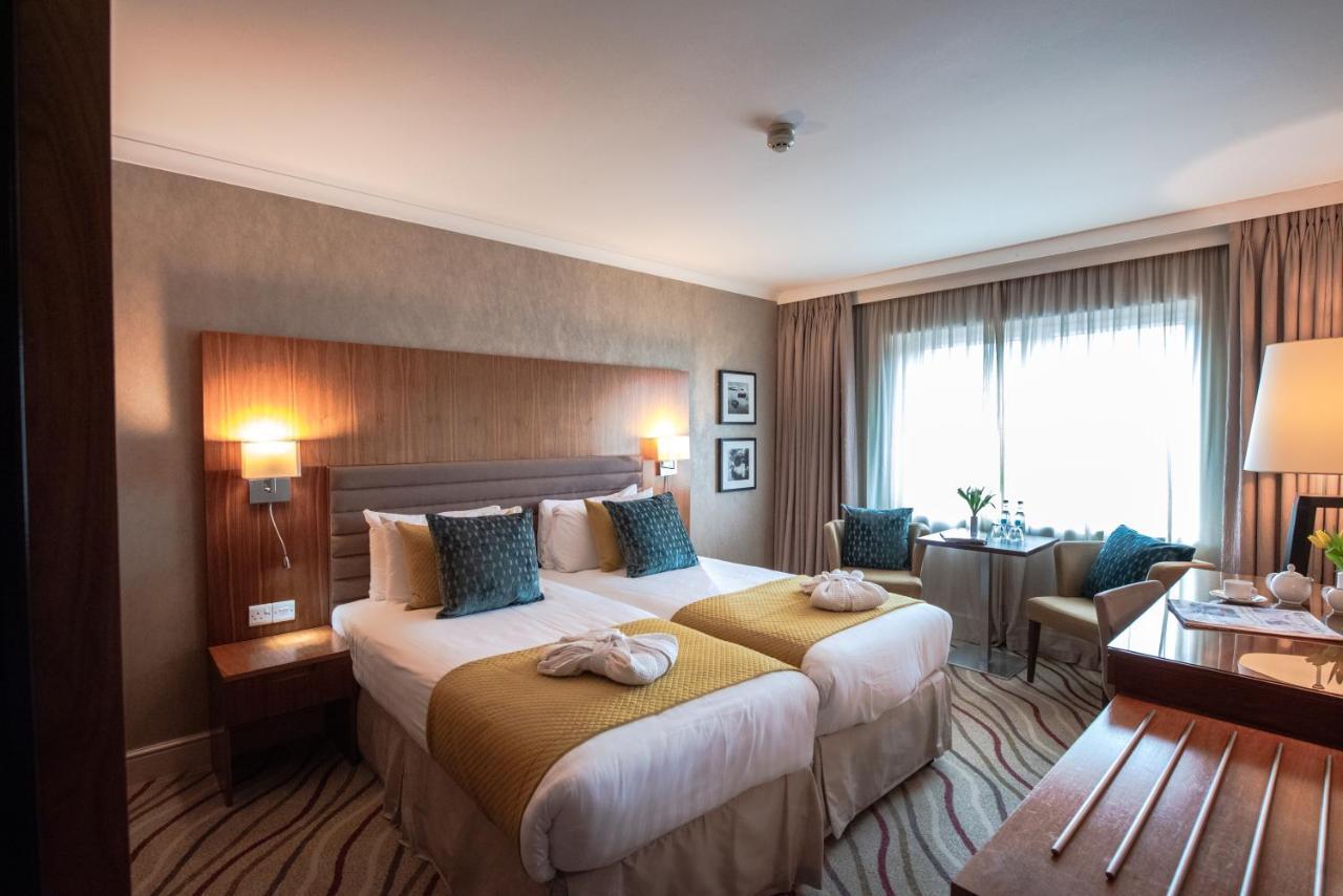 Lakeside Park Hotel & Spa Fishbourne  Zewnętrze zdjęcie