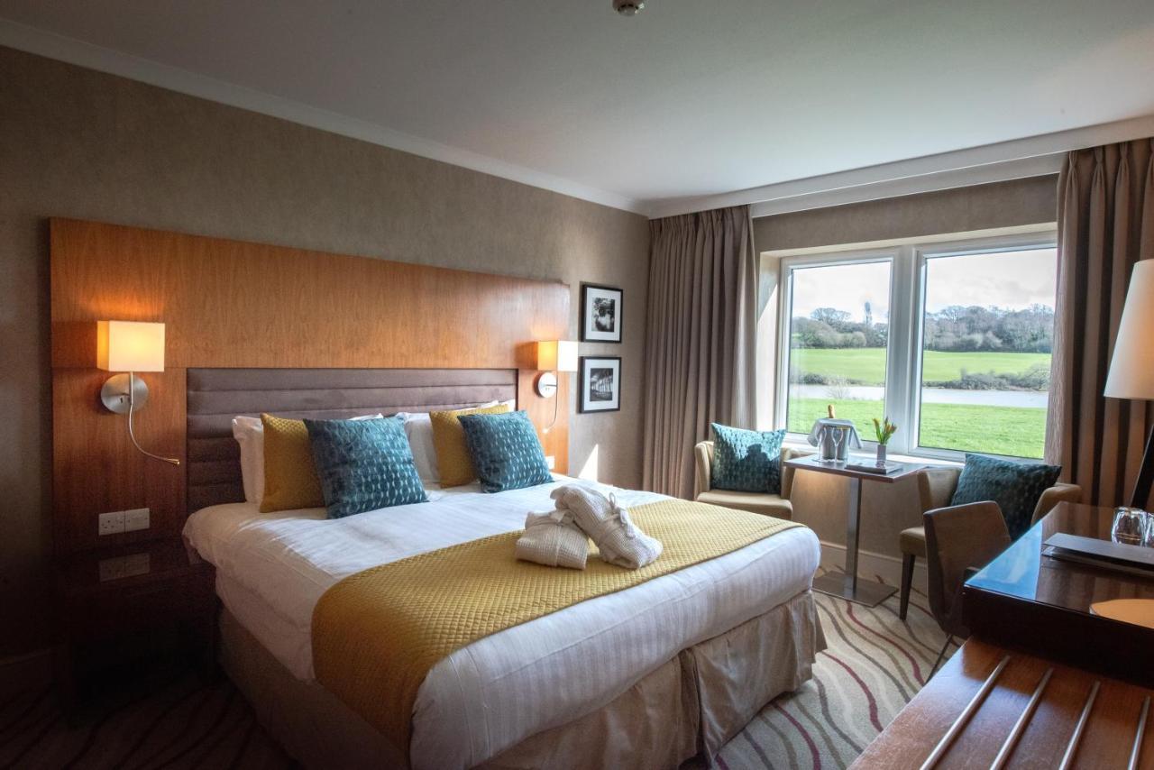 Lakeside Park Hotel & Spa Fishbourne  Zewnętrze zdjęcie