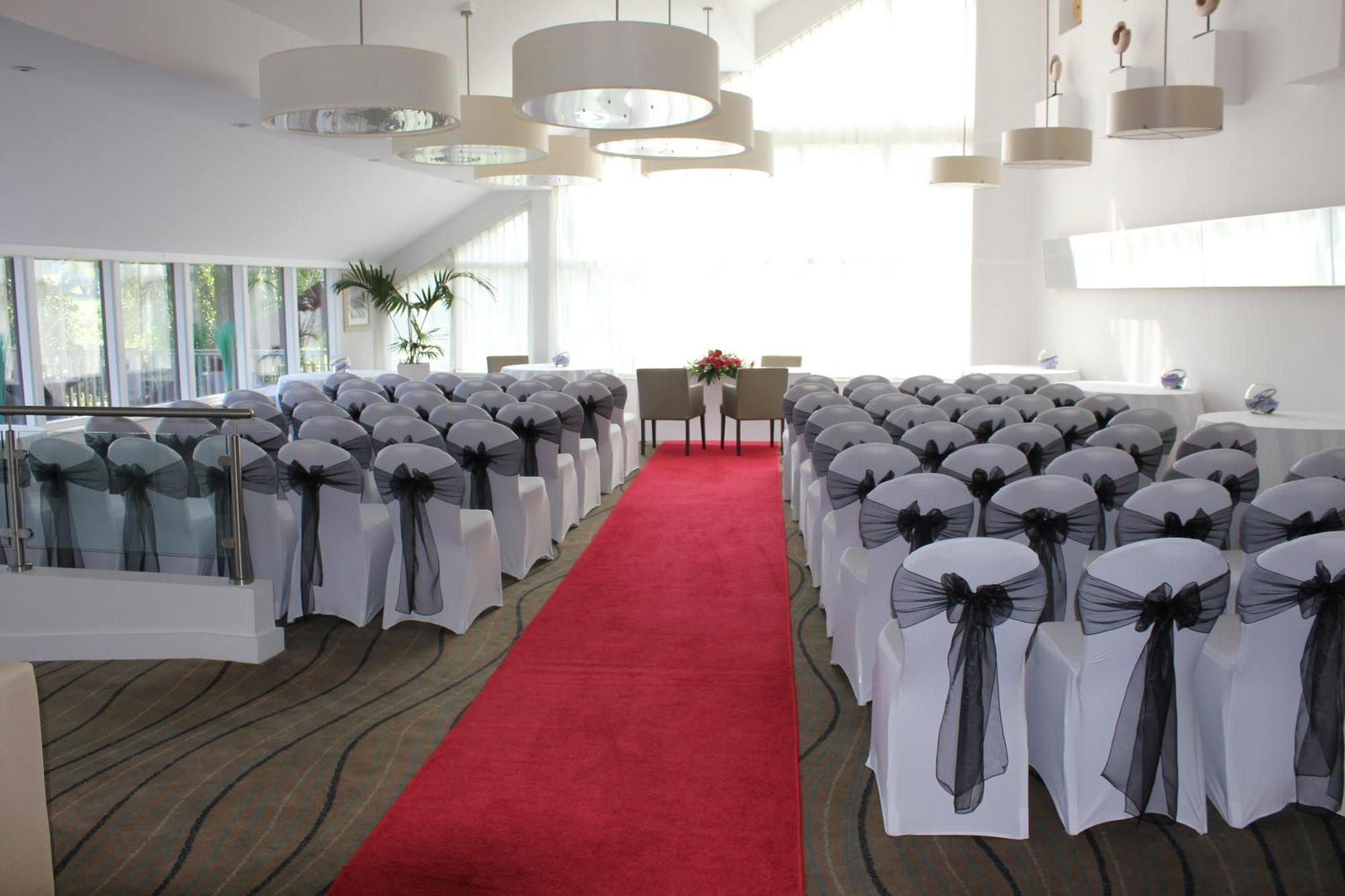 Lakeside Park Hotel & Spa Fishbourne  Zewnętrze zdjęcie