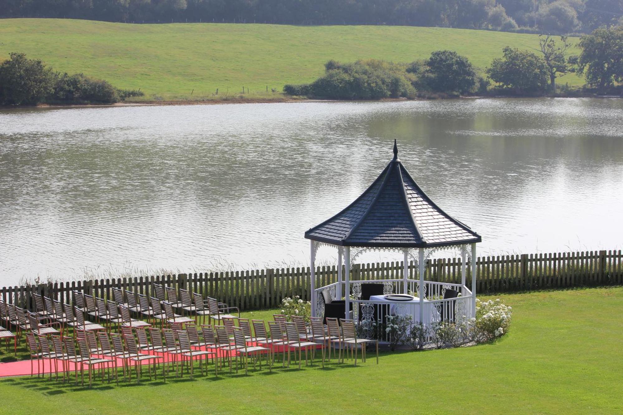 Lakeside Park Hotel & Spa Fishbourne  Zewnętrze zdjęcie