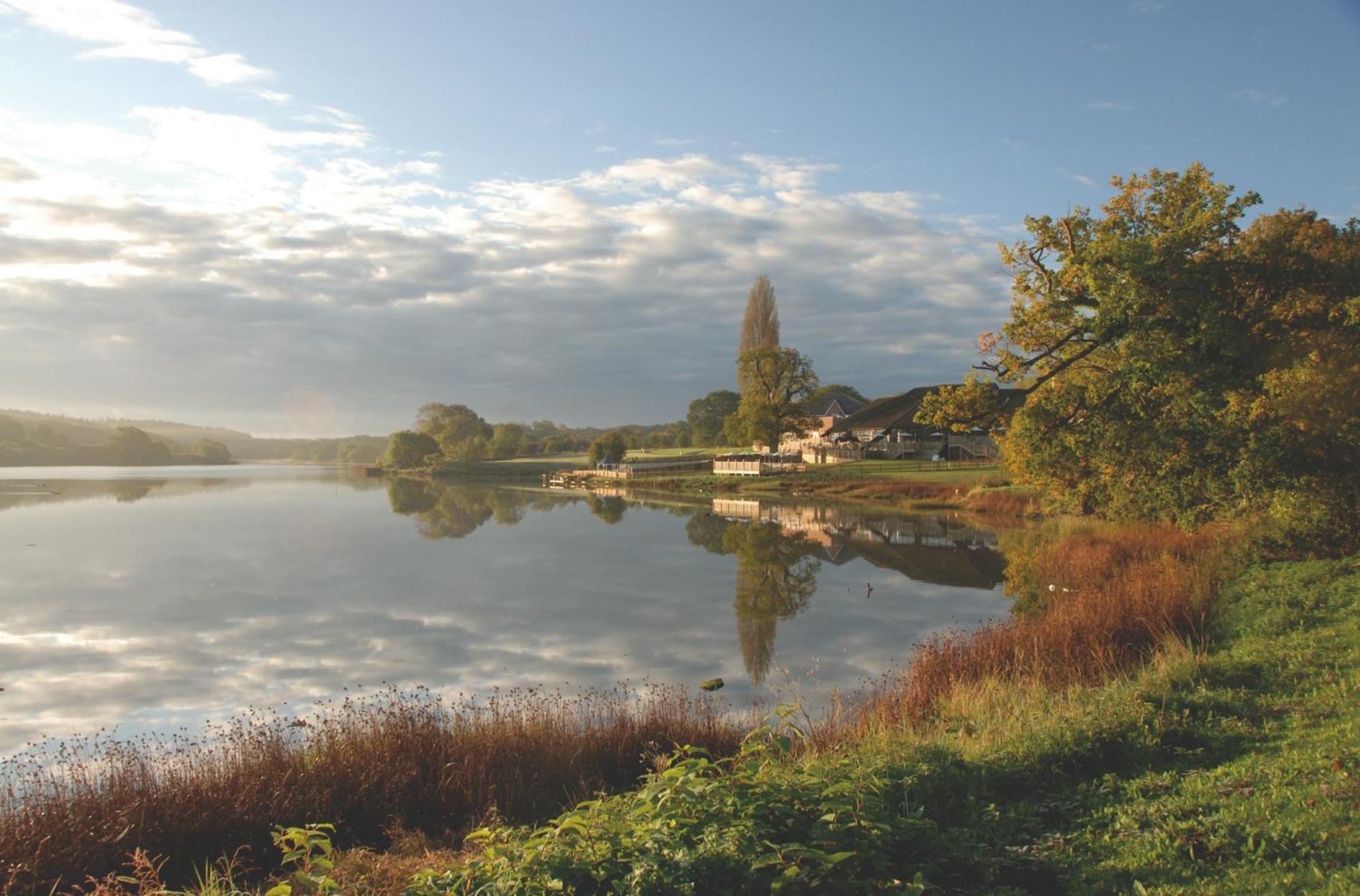 Lakeside Park Hotel & Spa Fishbourne  Zewnętrze zdjęcie