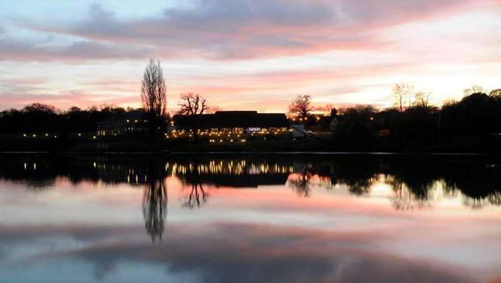 Lakeside Park Hotel & Spa Fishbourne  Zewnętrze zdjęcie